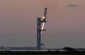 SpaceX Successfully Catches Starship Rocket : A Milestone for the Future of Space Travel Tech News