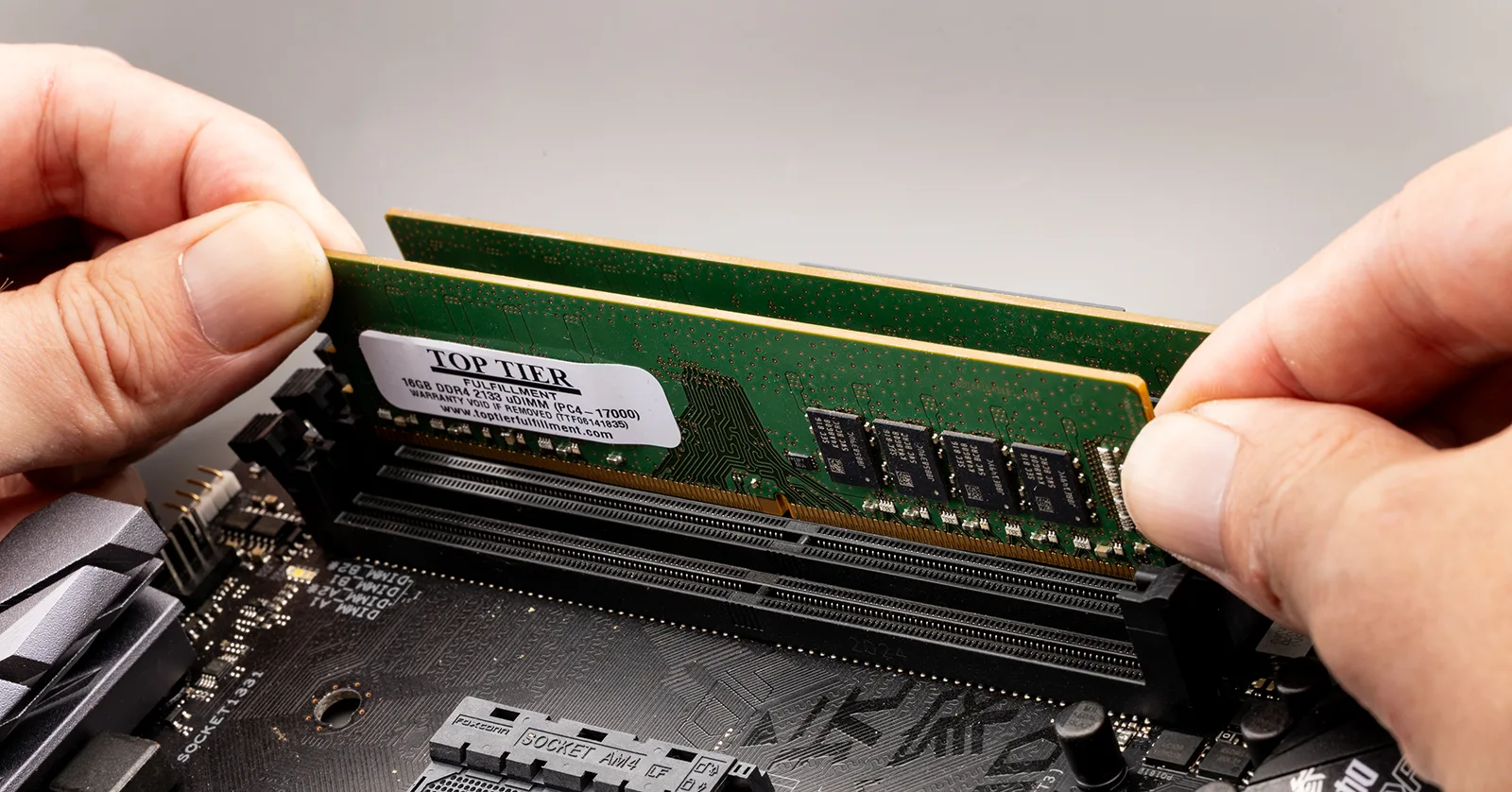 RAM installing , attaching , placing